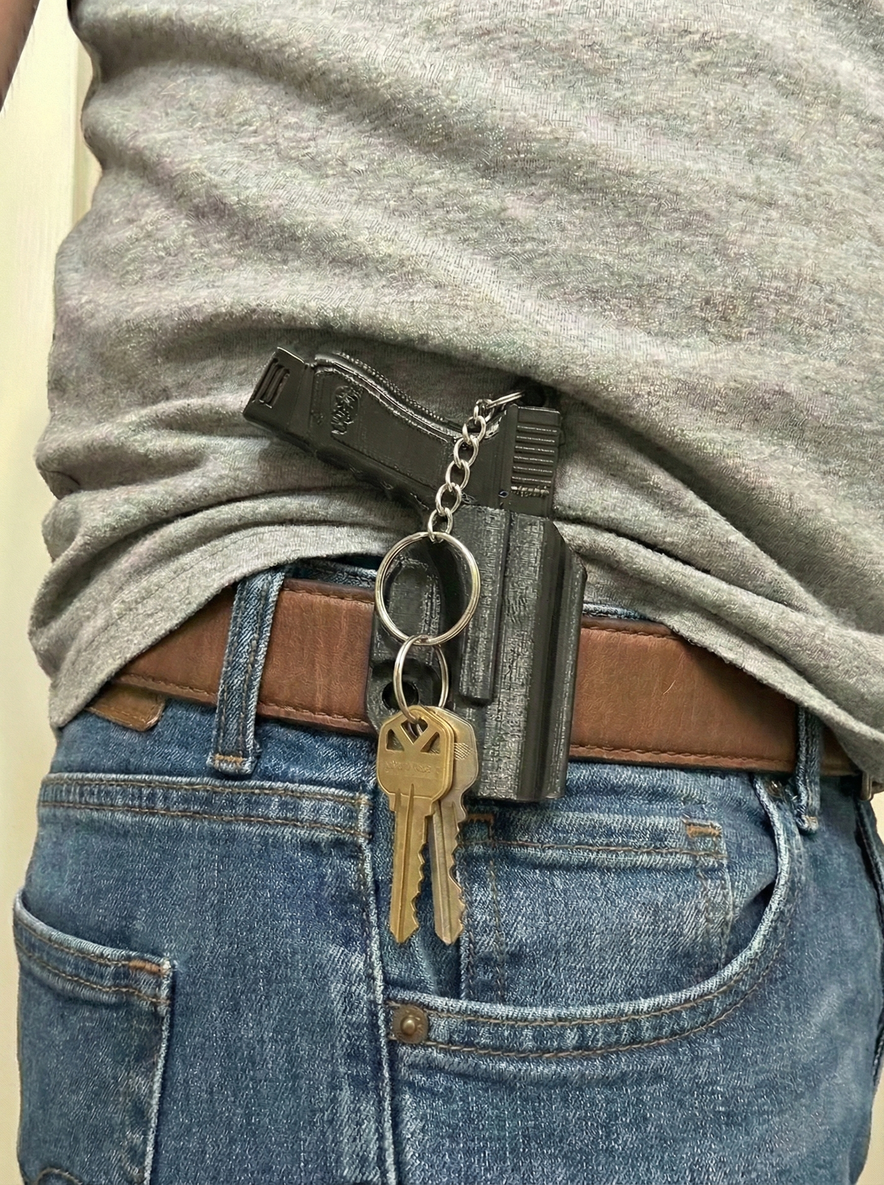 Pistol Keychain حمالة مفاتيح مسدس